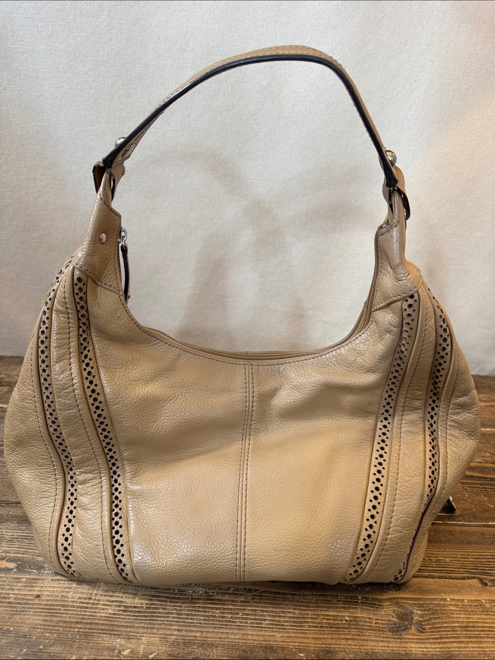 Vintage Tignanello Leather Hobo Shoulder Bag in Taupe
